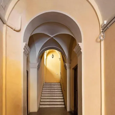 Elegant & Cosy Studio In The Heart Of